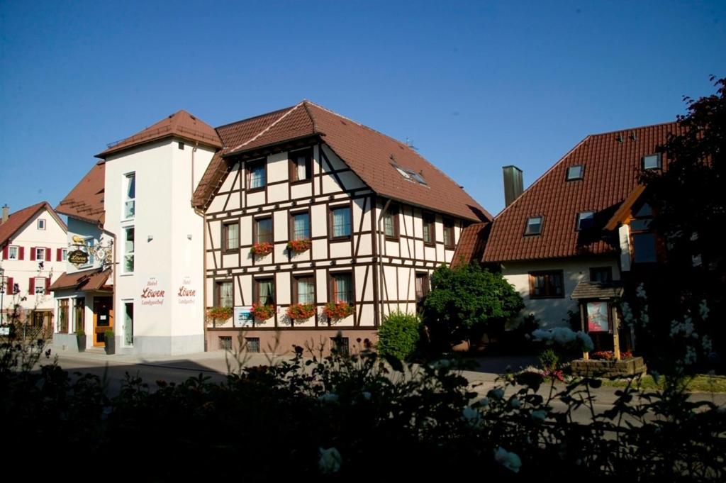 Landgasthof Löwen Neubulach Exterior foto